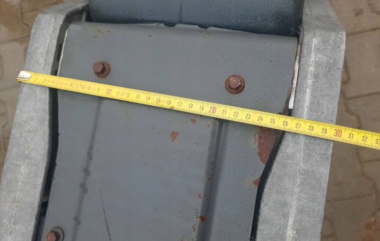 Renault GAMA - خزان AdBlue (محلول من اليوريا والماء) - شاحنة: صورة 3 Renault GAMA - خزان AdBlue (محلول من اليوريا والماء) - شاحنة: صورة 3