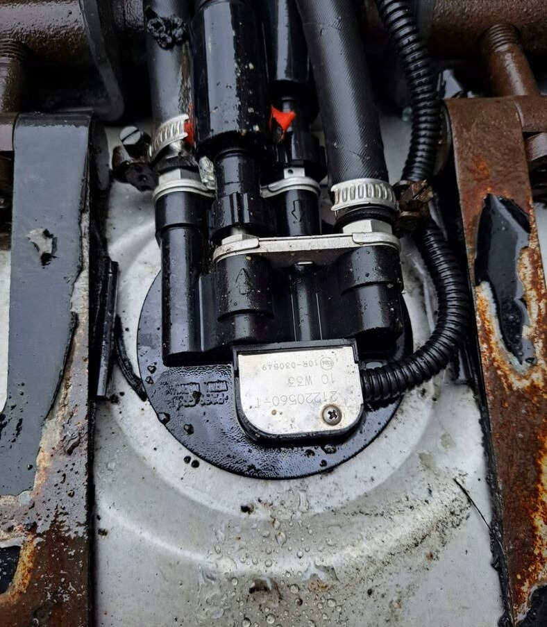 SMOK AD BLUE 1 Volvo FH FM 13 FMX RENAULT DXI LOW DECK MEGA - كاتم الصوت/الخمارات - شاحنة: صورة 1 SMOK AD BLUE 1 Volvo FH FM 13 FMX RENAULT DXI LOW DECK MEGA - كاتم الصوت/الخمارات - شاحنة: صورة 1