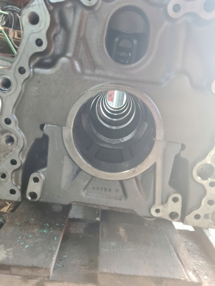 VOLVO BLOK SILNIKA D13K K6 VOLVO FH FH 4 5 - حاجز الاسطوانة - شاحنة: صورة 4 VOLVO BLOK SILNIKA D13K K6 VOLVO FH FH 4 5 - حاجز الاسطوانة - شاحنة: صورة 4