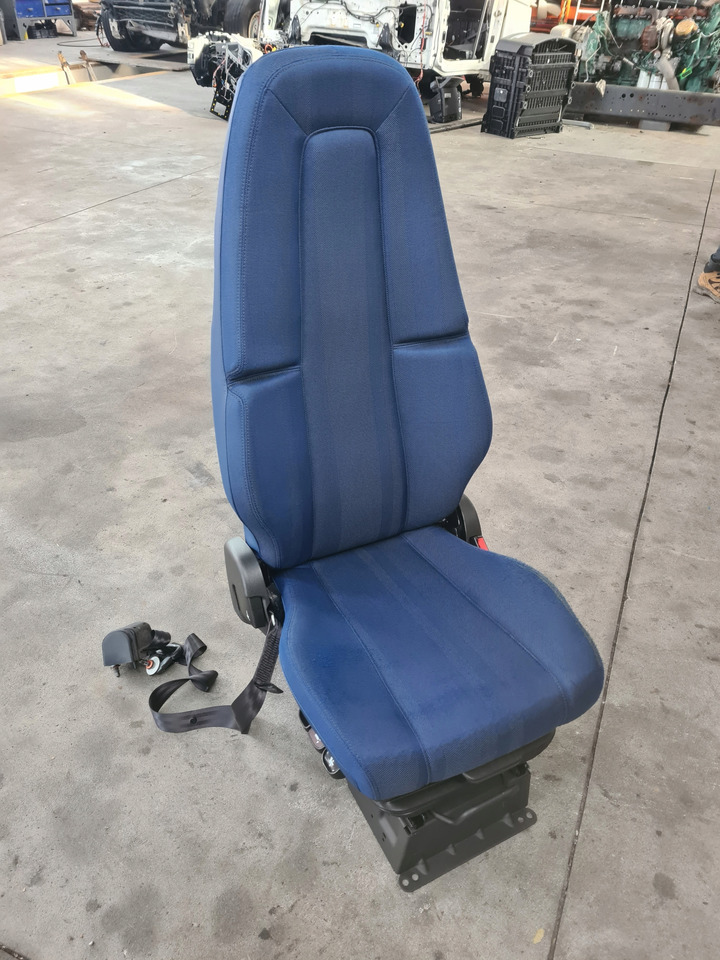 VOLVO FOTEL PASAŻERA PNEUMATYCZNY PRAWY VOLVO FH 5 FM 5 - مقعد - شاحنة: صورة 1 VOLVO FOTEL PASAŻERA PNEUMATYCZNY PRAWY VOLVO FH 5 FM 5 - مقعد - شاحنة: صورة 1