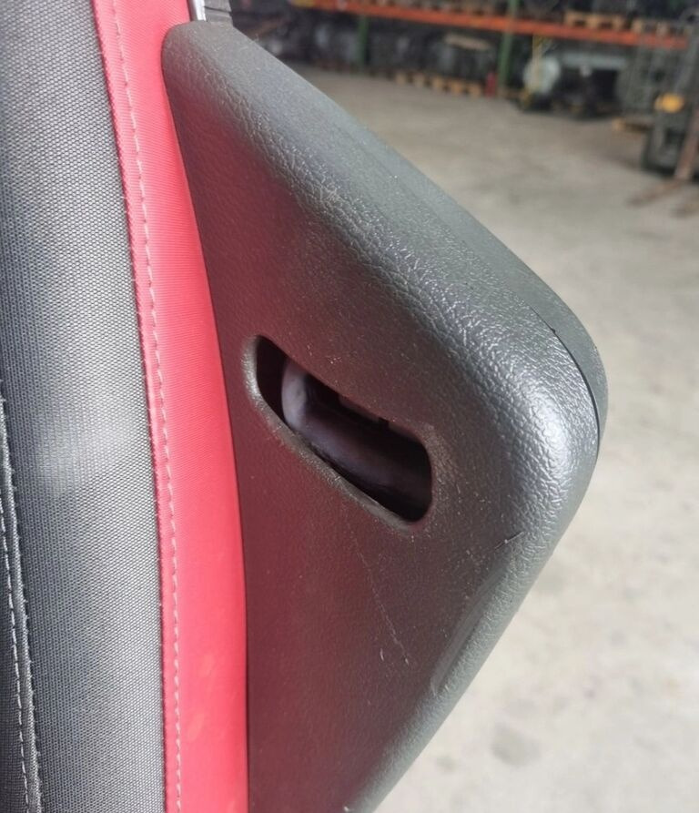 VOLVO FOTEL PNEUMATYCZNY KIEROWCY LEWY VOLVO FH 4 FM 4 AUTOMAT - مقعد - شاحنة: صورة 3 VOLVO FOTEL PNEUMATYCZNY KIEROWCY LEWY VOLVO FH 4 FM 4 AUTOMAT - مقعد - شاحنة: صورة 3