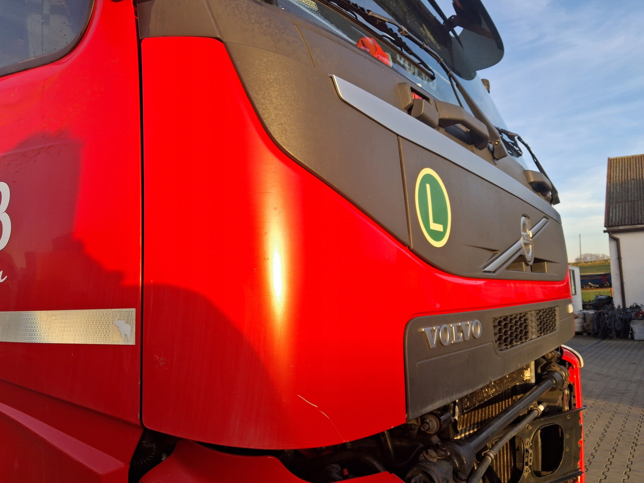 VOLVO MASKA KOMPLETNA GÓRNA ATRAPA KABINY VOLVO FM 4 FMX EURO 6 - غطاء محرك المركبة - شاحنة: صورة 4 VOLVO MASKA KOMPLETNA GÓRNA ATRAPA KABINY VOLVO FM 4 FMX EURO 6 - غطاء محرك المركبة - شاحنة: صورة 4