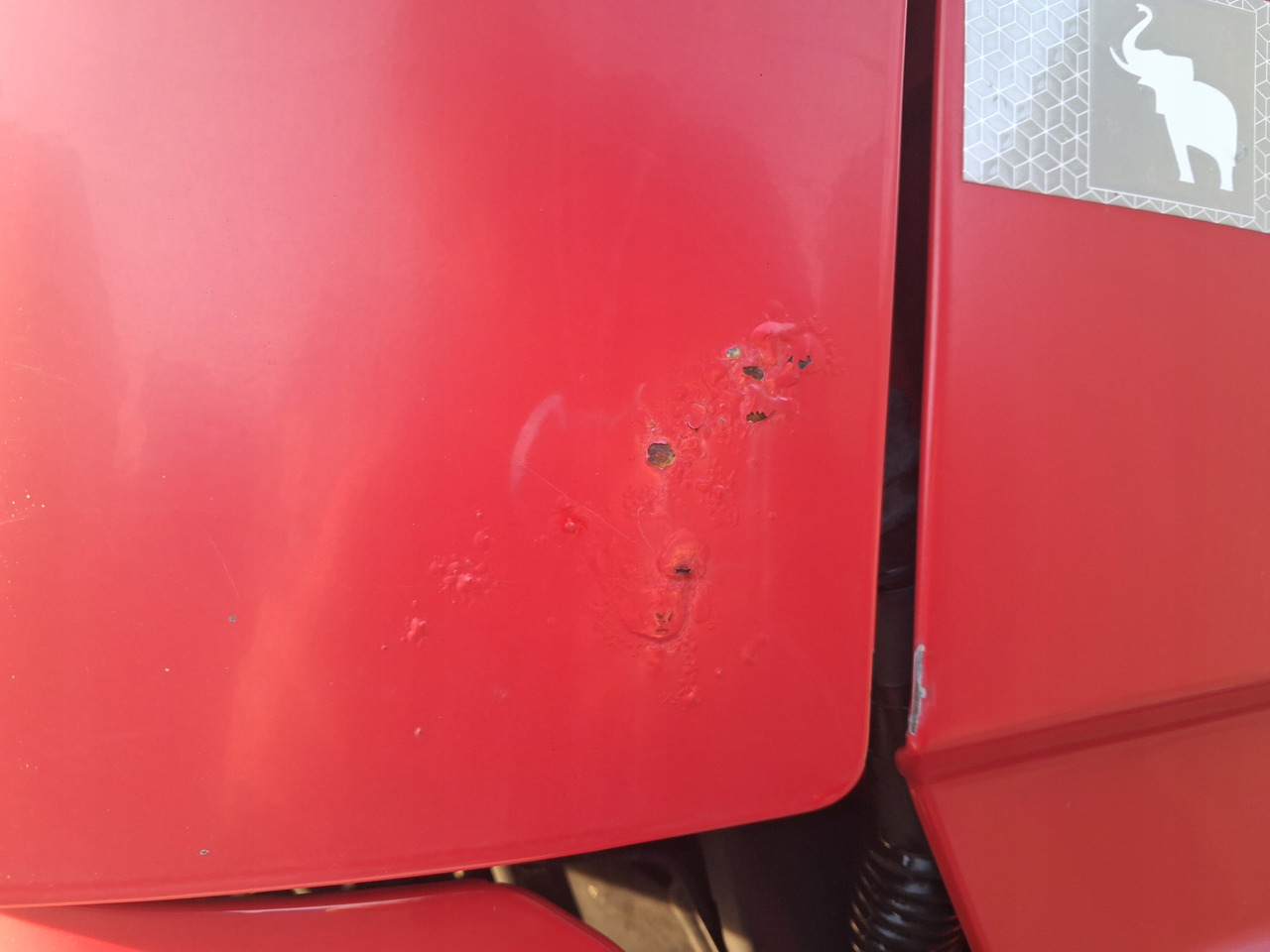 VOLVO MASKA KOMPLETNA GÓRNA ATRAPA KABINY VOLVO FM 4 FMX EURO 6 - غطاء محرك المركبة - شاحنة: صورة 3 VOLVO MASKA KOMPLETNA GÓRNA ATRAPA KABINY VOLVO FM 4 FMX EURO 6 - غطاء محرك المركبة - شاحنة: صورة 3