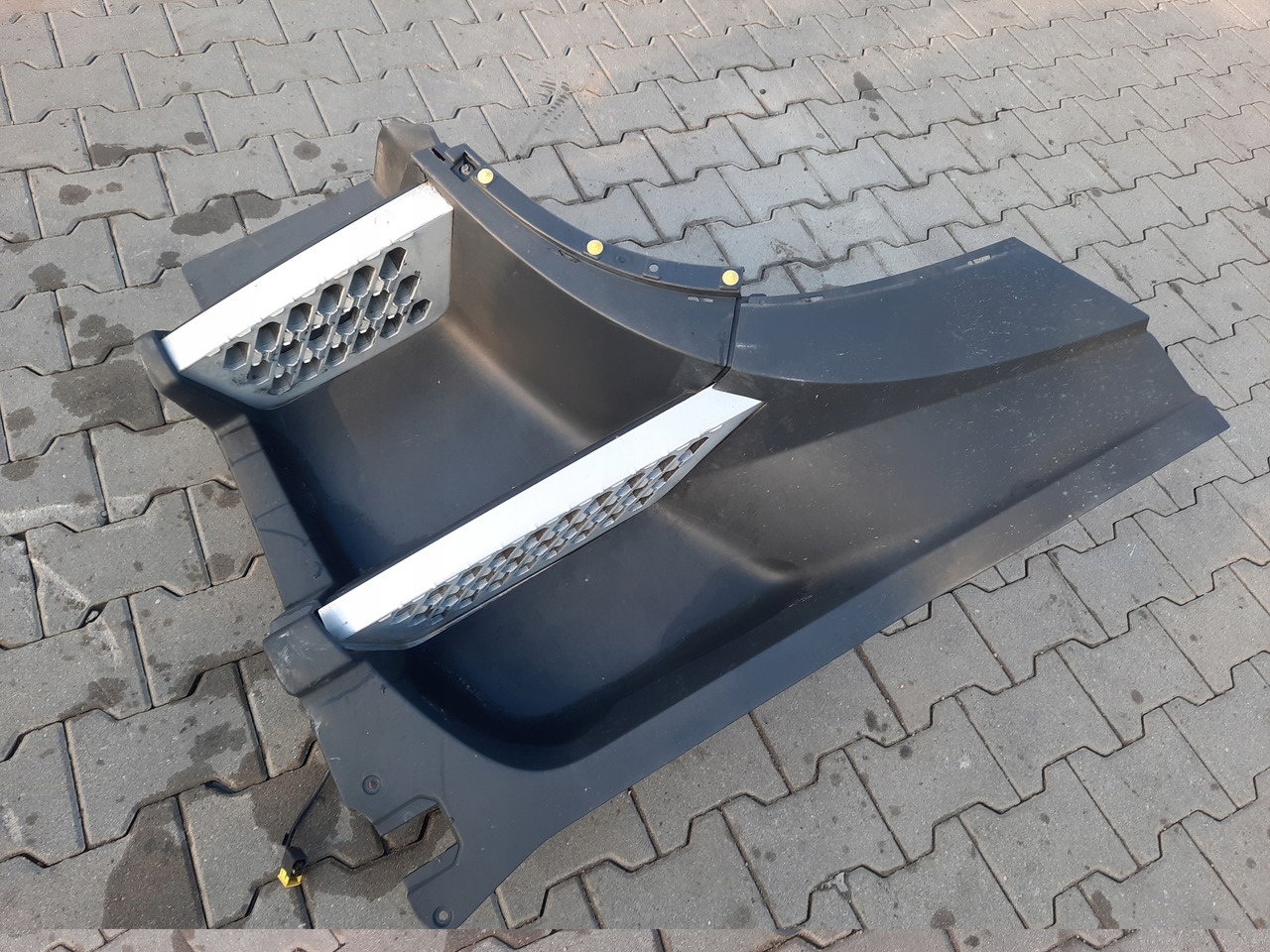 VOLVO STOPIEŃ STOPNICA PRAWA STELAŻ ORYGINAŁ VOLVO FH 4 - عتبة باب السيارة - شاحنة: صورة 4 VOLVO STOPIEŃ STOPNICA PRAWA STELAŻ ORYGINAŁ VOLVO FH 4 - عتبة باب السيارة - شاحنة: صورة 4