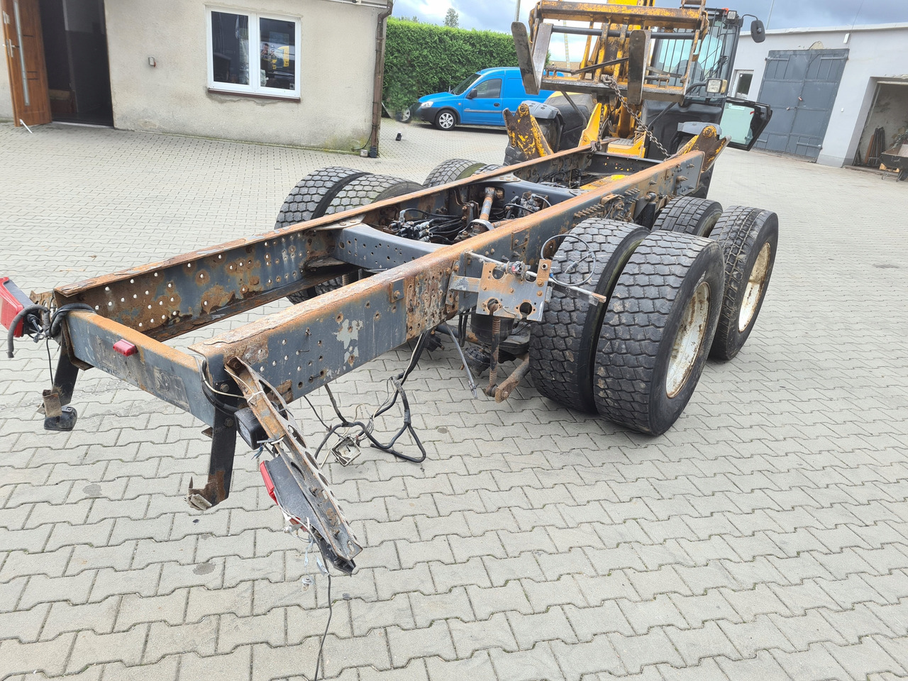 VOLVO WÓZEK DOLLY MOST PIASTY OŚ PODNOSZONA RAMA DO NACZEPY PRZYCZEPY 6x2 - إطار/ شاسيه - شاحنة: صورة 2 VOLVO WÓZEK DOLLY MOST PIASTY OŚ PODNOSZONA RAMA DO NACZEPY PRZYCZEPY 6x2 - إطار/ شاسيه - شاحنة: صورة 2