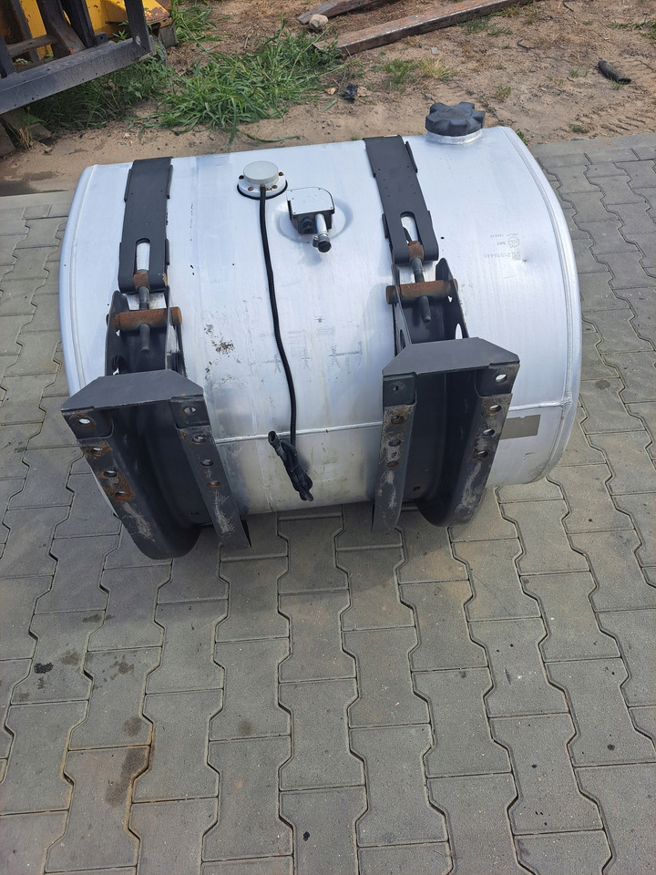 VOLVO ZBIORNIK PALIWA RENAULT GAMA RANGE T VOLVO FH 4 FM 4 90/70/70 365L - خزان الوقود - شاحنة: صورة 4 VOLVO ZBIORNIK PALIWA RENAULT GAMA RANGE T VOLVO FH 4 FM 4 90/70/70 365L - خزان الوقود - شاحنة: صورة 4