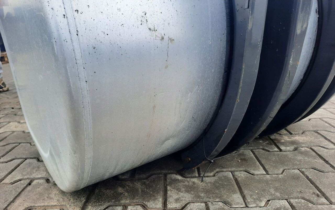 VOLVO ZBIORNIK PALIWA VOLVO FH FM 4 RENAULT GAMA RANGE T 100/70/70 20503505 - خزان الوقود - شاحنة: صورة 5 VOLVO ZBIORNIK PALIWA VOLVO FH FM 4 RENAULT GAMA RANGE T 100/70/70 20503505 - خزان الوقود - شاحنة: صورة 5