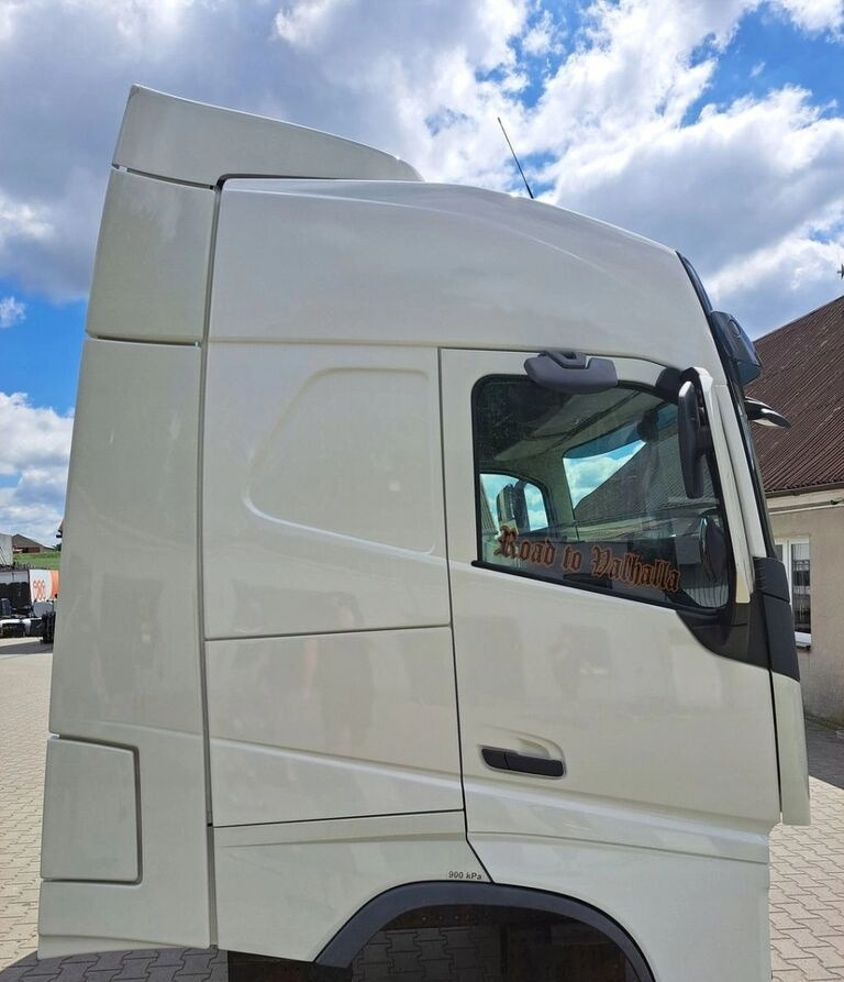 Volvo FH 4 EURO 6 GLOBETROTTER Volvo - كابينة - شاحنة: صورة 5 Volvo FH 4 EURO 6 GLOBETROTTER Volvo - كابينة - شاحنة: صورة 5