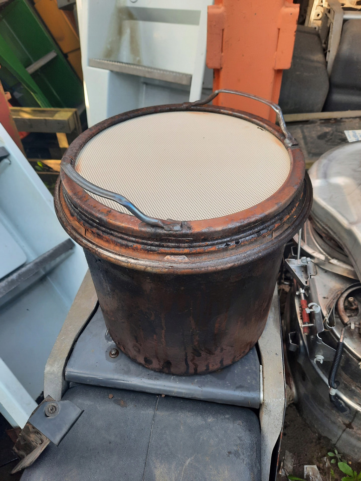 Volvo FILTR WKŁAD DPF RENAULT GAMA T RANGE FH 4 - محول حفزي - شاحنة: صورة 1 Volvo FILTR WKŁAD DPF RENAULT GAMA T RANGE FH 4 - محول حفزي - شاحنة: صورة 1