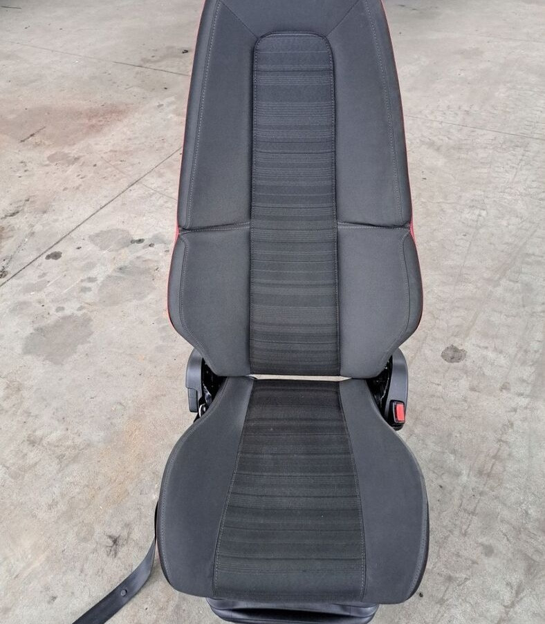 Volvo FOTEL PASAŻERA PRAWY VOLVO FH 4 FM 4 - مقعد - شاحنة: صورة 1 Volvo FOTEL PASAŻERA PRAWY VOLVO FH 4 FM 4 - مقعد - شاحنة: صورة 1