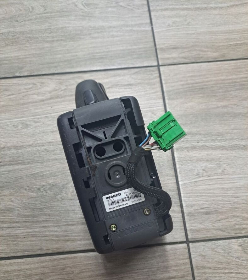 Volvo JOYSTICK BIEGÓW GAŁKA LEWAREK FH FM 9 12 13 21024535 - عتلة تبديل السرعة - شاحنة: صورة 1 Volvo JOYSTICK BIEGÓW GAŁKA LEWAREK FH FM 9 12 13 21024535 - عتلة تبديل السرعة - شاحنة: صورة 1