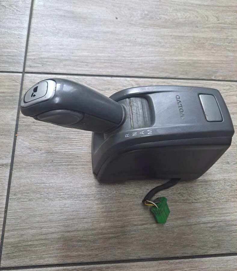 Volvo JOYSTICK BIEGÓW GAŁKA LEWAREK VOLVO FH FM 9 13 21073025 - عتلة تبديل السرعة - شاحنة: صورة 3 Volvo JOYSTICK BIEGÓW GAŁKA LEWAREK VOLVO FH FM 9 13 21073025 - عتلة تبديل السرعة - شاحنة: صورة 3