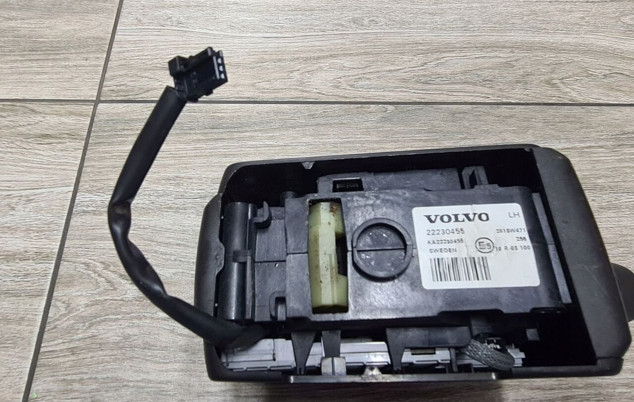 Volvo JOYSTICK ZMIANY BIEGÓW GAŁKA LEWAREK VOLVO FH FM 4 22230455 - عتلة تبديل السرعة - شاحنة: صورة 2 Volvo JOYSTICK ZMIANY BIEGÓW GAŁKA LEWAREK VOLVO FH FM 4 22230455 - عتلة تبديل السرعة - شاحنة: صورة 2