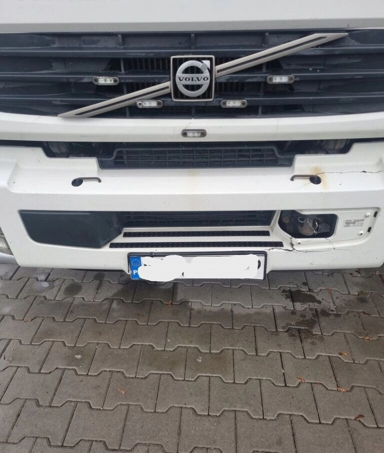 مصد العربة - شاحنة Volvo KOMPLETNY Z LAMPAMI BELKA STOPNIE   Volvo FL EURO 5: صورة 7