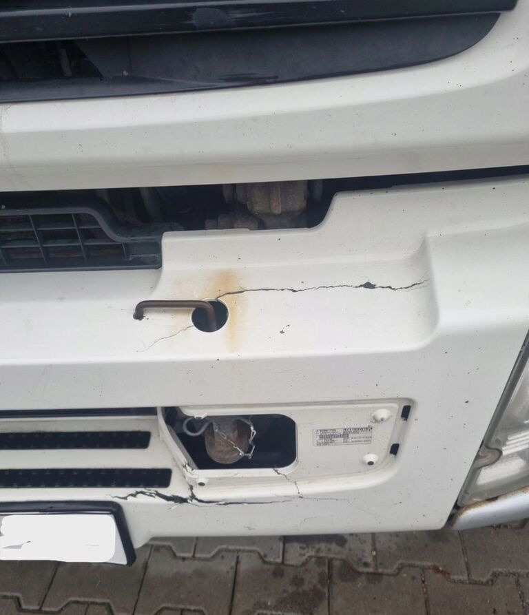 مصد العربة - شاحنة Volvo KOMPLETNY Z LAMPAMI BELKA STOPNIE   Volvo FL EURO 5: صورة 8