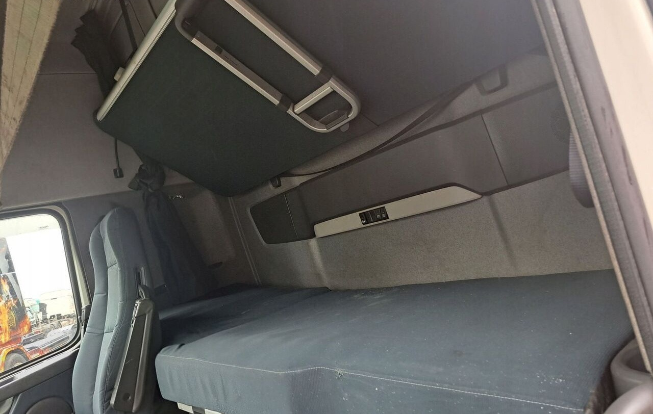 Volvo LIFT XL 12/13R FH 13 - كابينة - شاحنة: صورة 5 Volvo LIFT XL 12/13R FH 13 - كابينة - شاحنة: صورة 5