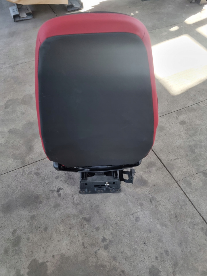 Volvo PNEUMATYCZNY KIEROWCY LEWY FH 4 FM 4 MANUAL Volvo FOTEL PNEUMATYCZNY KIEROWCY LEWY VOLVO FH 4 FM 4 MANUAL - مقعد - شاحنة: صورة 3 Volvo PNEUMATYCZNY KIEROWCY LEWY FH 4 FM 4 MANUAL Volvo FOTEL PNEUMATYCZNY KIEROWCY LEWY VOLVO FH 4 FM 4 MANUAL - مقعد - شاحنة: صورة 3