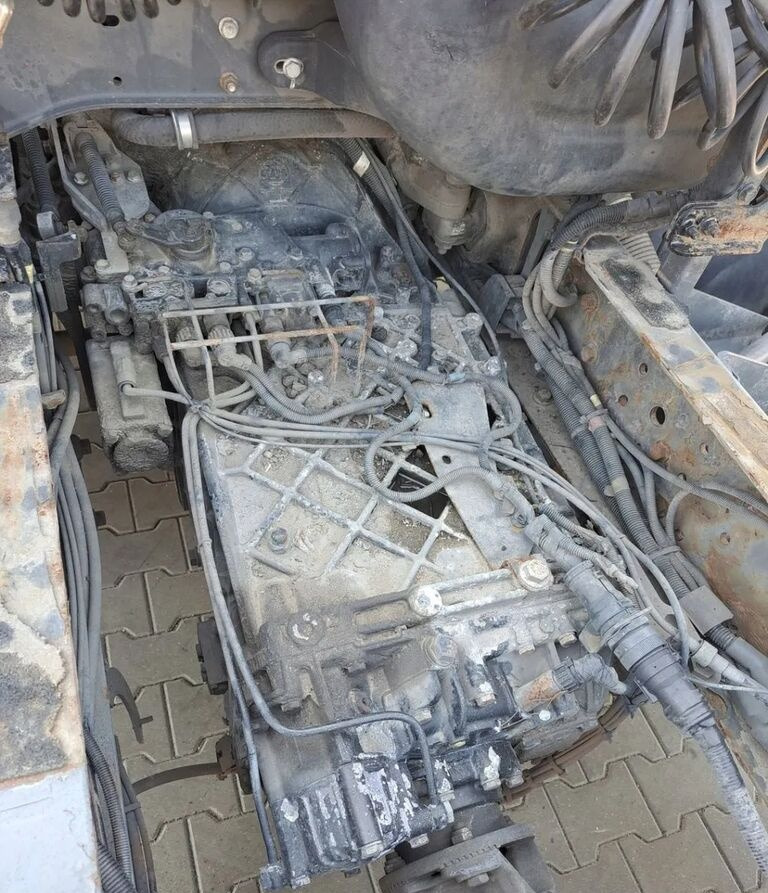 ZF MANUALNA MANUAL NEW ECOSPLIT 16 ZF Manual ZF New Escosplit 16 2220 TD - صندوق التروس - شاحنة: صورة 1 ZF MANUALNA MANUAL NEW ECOSPLIT 16 ZF Manual ZF New Escosplit 16 2220 TD - صندوق التروس - شاحنة: صورة 1
