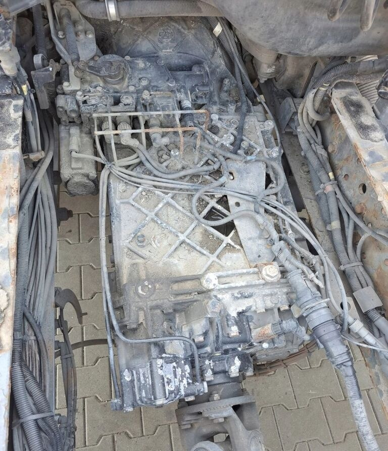 ZF MANUALNA MANUAL NEW ECOSPLIT 16 ZF Manual ZF New Escosplit 16 2220 TD - صندوق التروس - شاحنة: صورة 2 ZF MANUALNA MANUAL NEW ECOSPLIT 16 ZF Manual ZF New Escosplit 16 2220 TD - صندوق التروس - شاحنة: صورة 2