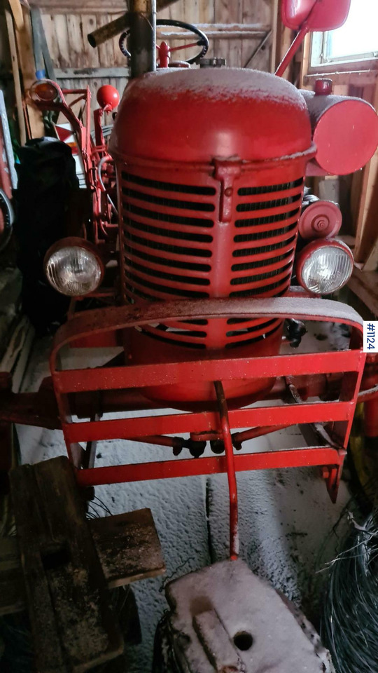1952 Massey Harris Pony 812 - جرار: صورة 2 1952 Massey Harris Pony 812 - جرار: صورة 2