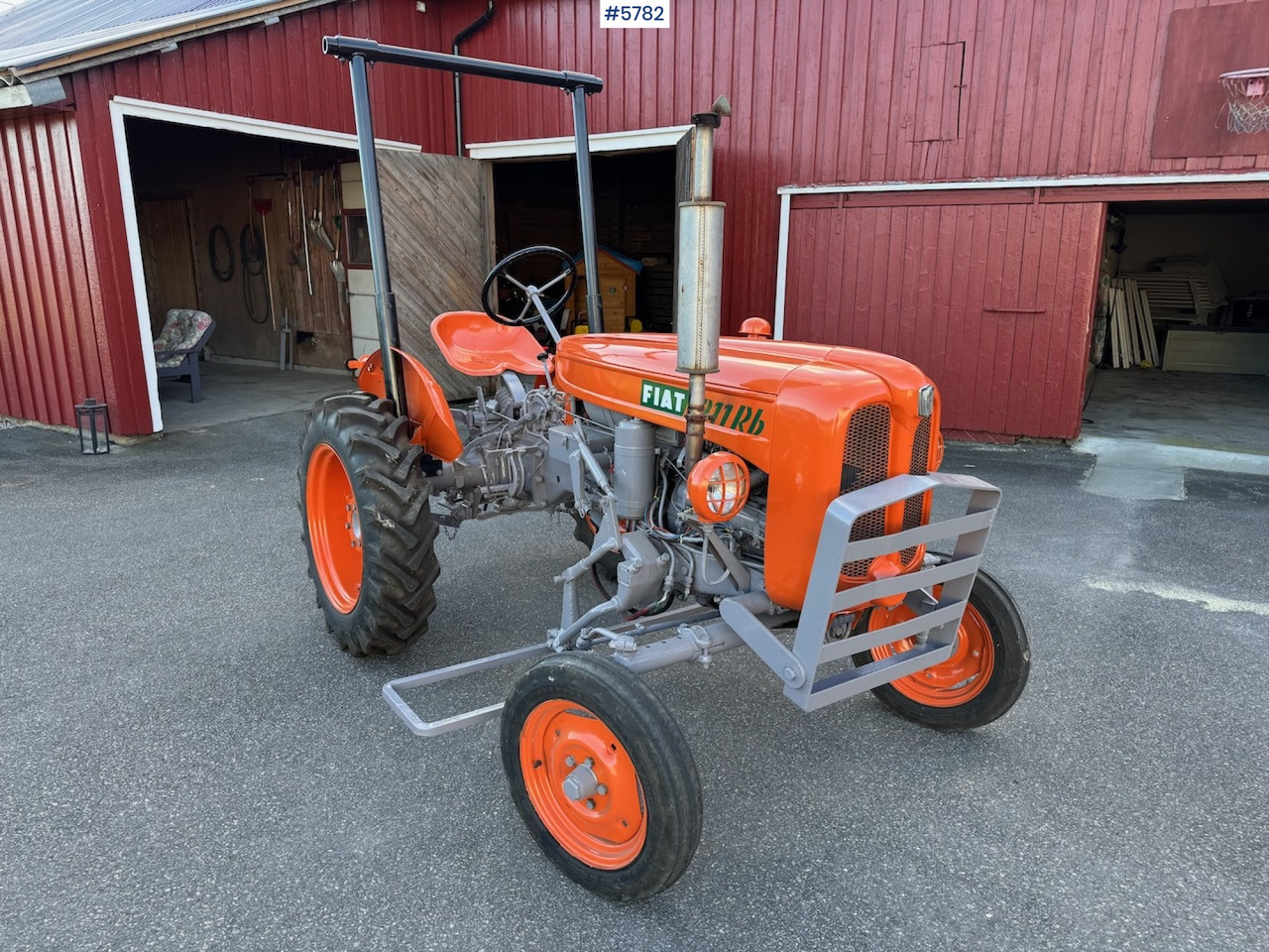 1962 Fiat 211 Rb w/ row cleaner stand. - جرار: صورة 1 1962 Fiat 211 Rb w/ row cleaner stand. - جرار: صورة 1