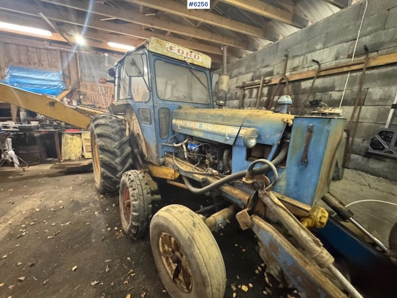 1968 Ford 5000 w/ digger, front cutter and 3 buckets! - جرار: صورة 5 1968 Ford 5000 w/ digger, front cutter and 3 buckets! - جرار: صورة 5