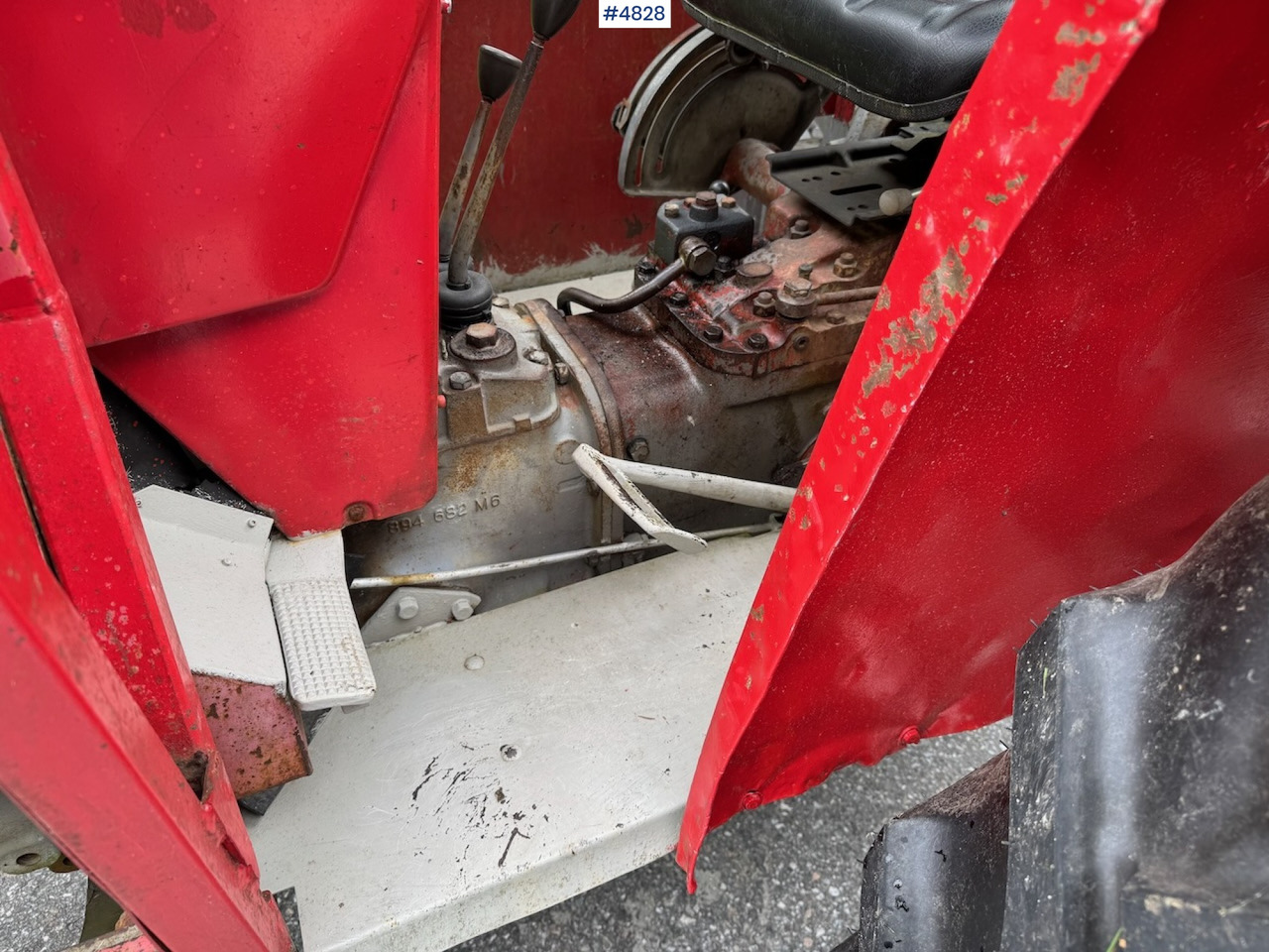 1970 Massey Ferguson 165 w/ front loader - جرار: صورة 5 1970 Massey Ferguson 165 w/ front loader - جرار: صورة 5