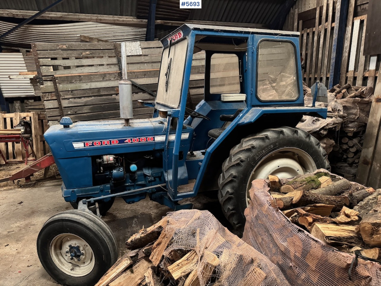 1975 Ford 4000 - جرار: صورة 3 1975 Ford 4000 - جرار: صورة 3