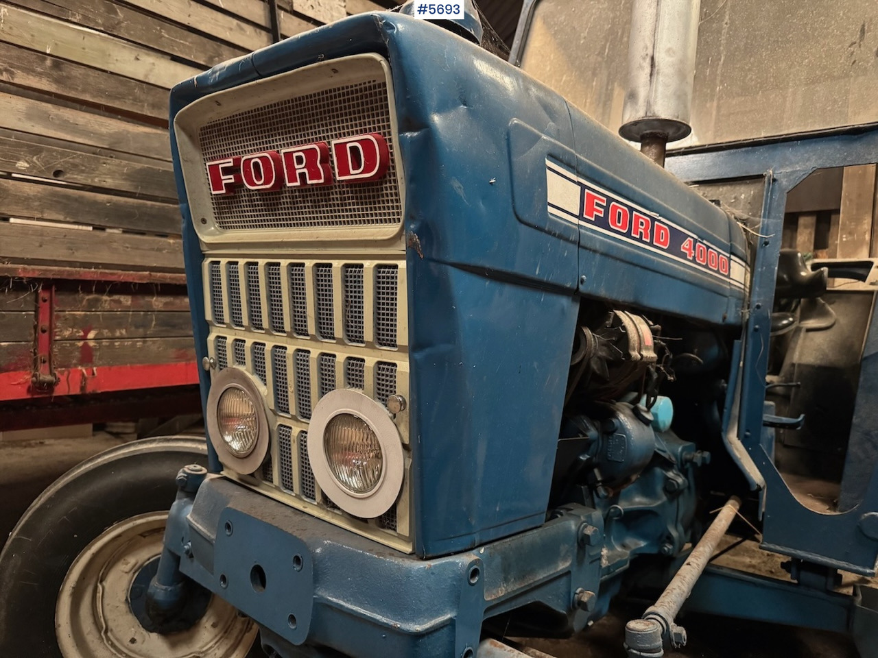 1975 Ford 4000 - جرار: صورة 5 1975 Ford 4000 - جرار: صورة 5