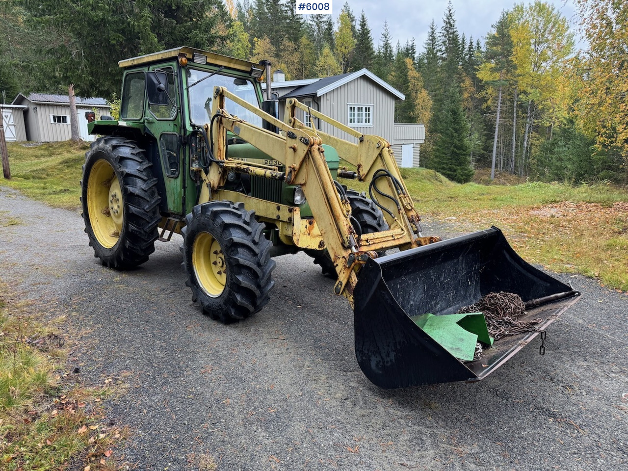 1977 John Deere 2030 w/ front loader, bucket and chains. - جرار: صورة 4 1977 John Deere 2030 w/ front loader, bucket and chains. - جرار: صورة 4