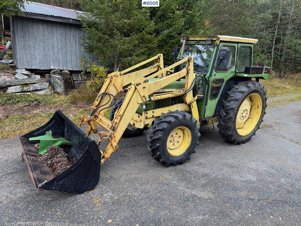 1977 John Deere 2030 w/ front loader, bucket and chains. - جرار: صورة 2 1977 John Deere 2030 w/ front loader, bucket and chains. - جرار: صورة 2