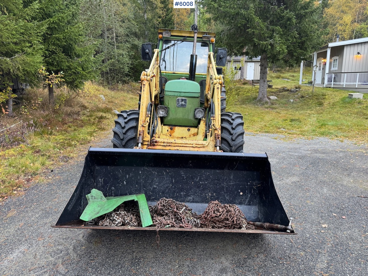 1977 John Deere 2030 w/ front loader, bucket and chains. - جرار: صورة 3 1977 John Deere 2030 w/ front loader, bucket and chains. - جرار: صورة 3