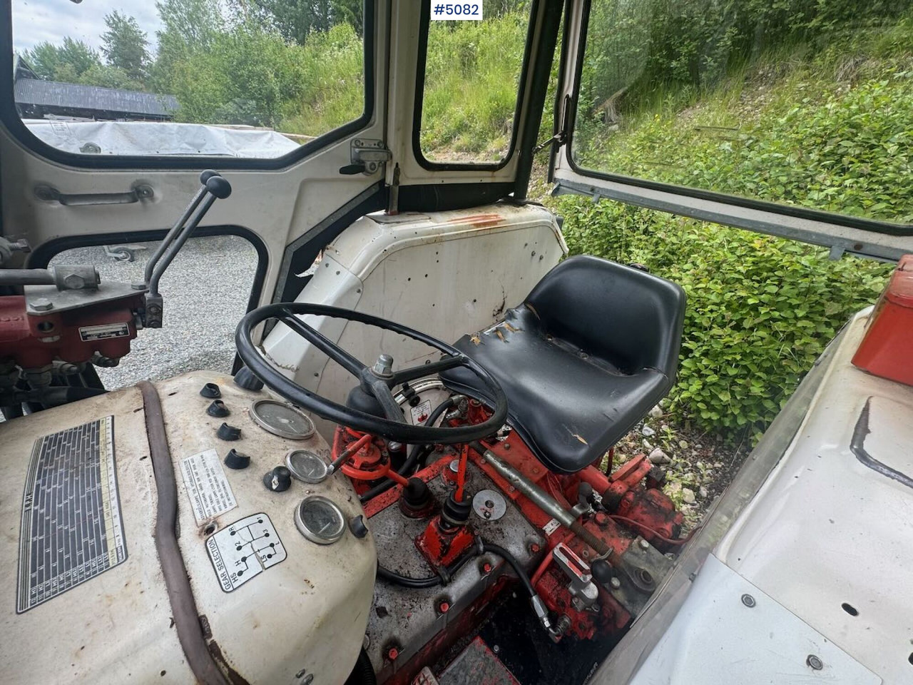 1980 David Brown 885 w/ front loader and bucket - جرار: صورة 4 1980 David Brown 885 w/ front loader and bucket - جرار: صورة 4