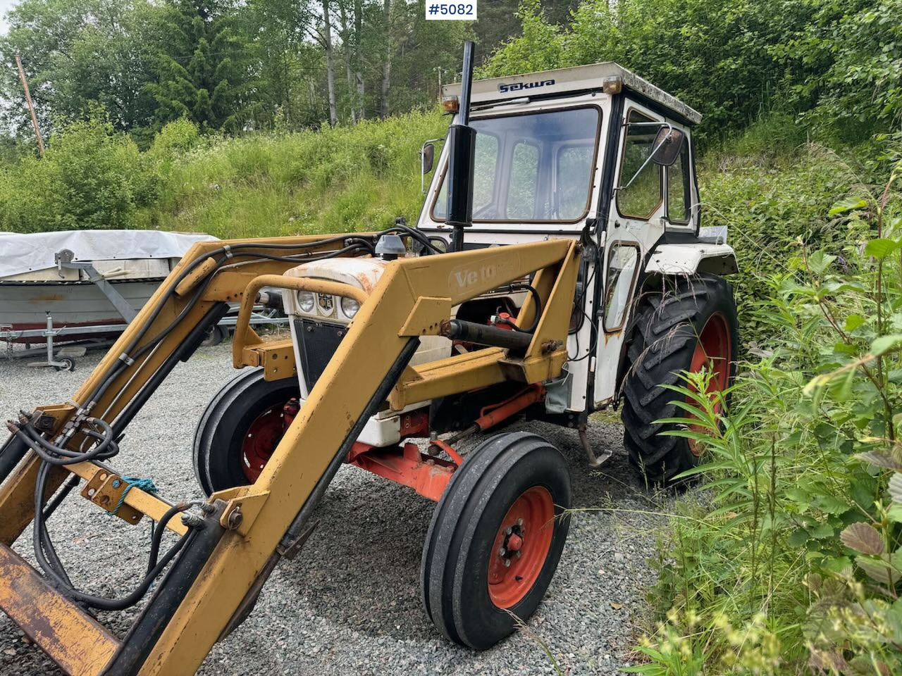 1980 David Brown 885 w/ front loader and bucket - جرار: صورة 1 1980 David Brown 885 w/ front loader and bucket - جرار: صورة 1