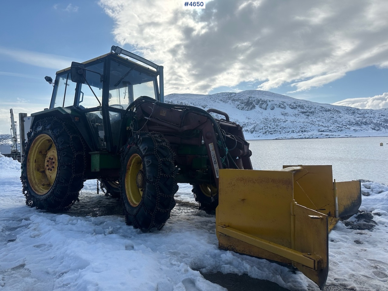 جرار 1981 John Deere 2040 w/ loader, triangle, snow blower, pallet forks and hydraulic unit. WATCH VIDEO.: صورة 8