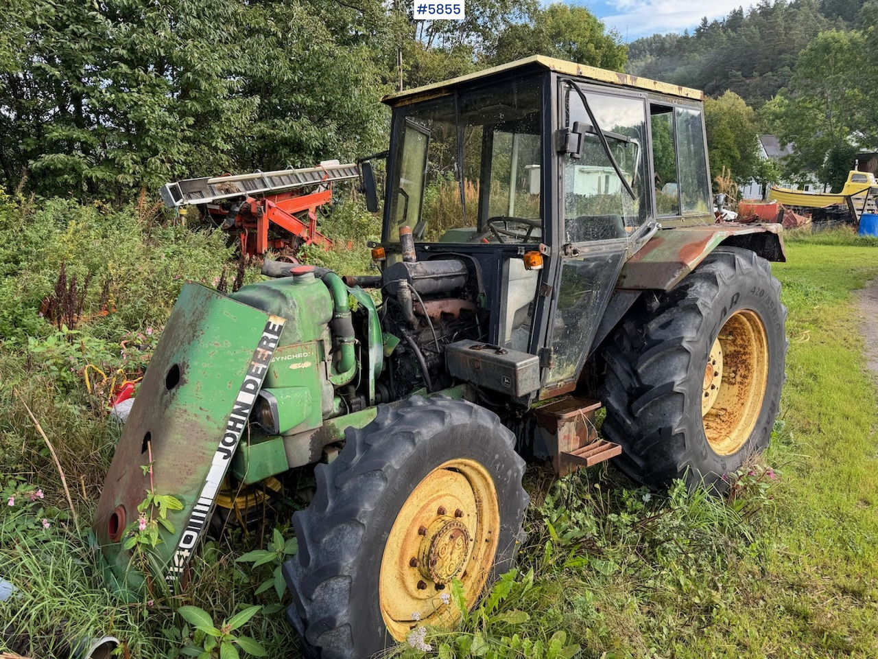 1982 John Deere 1140 with front loader and a parts tractor - جرار: صورة 3 1982 John Deere 1140 with front loader and a parts tractor - جرار: صورة 3