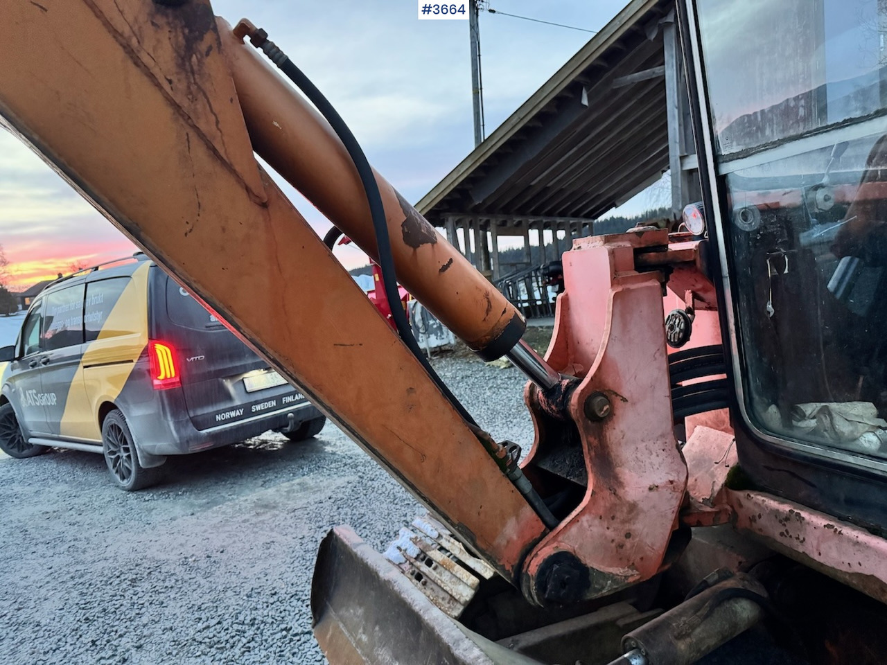 حفارة 1987 Schaeff HR30 Tracked excavator with two buckets.: صورة 16
