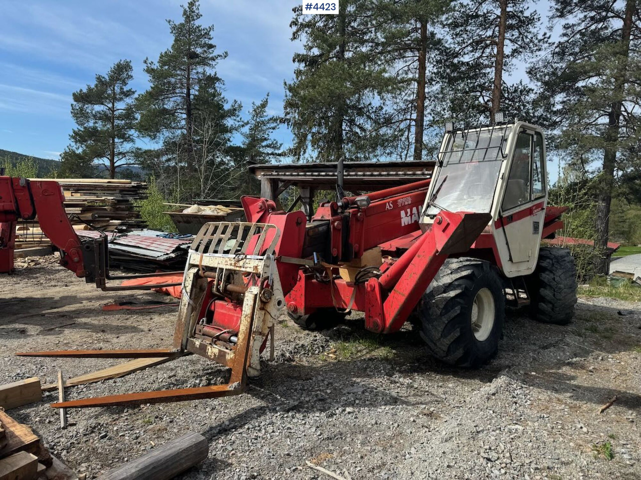 1992 Manitou MT1230 Telescopic forklift w/ pallet forks. Rep. object. - رافعة شوكية: صورة 5 1992 Manitou MT1230 Telescopic forklift w/ pallet forks. Rep. object. - رافعة شوكية: صورة 5