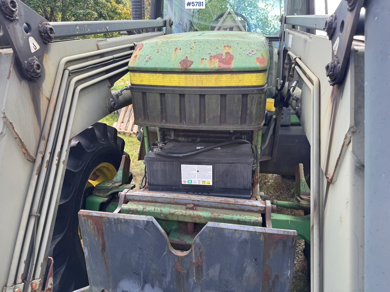 1993 John Deere 6300 w/ front loader and plow plate. - جرار: صورة 4 1993 John Deere 6300 w/ front loader and plow plate. - جرار: صورة 4
