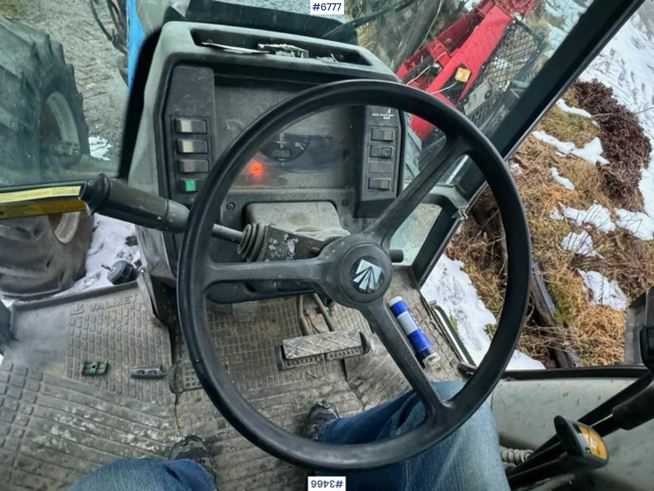 جرار 1993 Valmet 8100 with Hiab FMV crane and log trailer: صورة 12