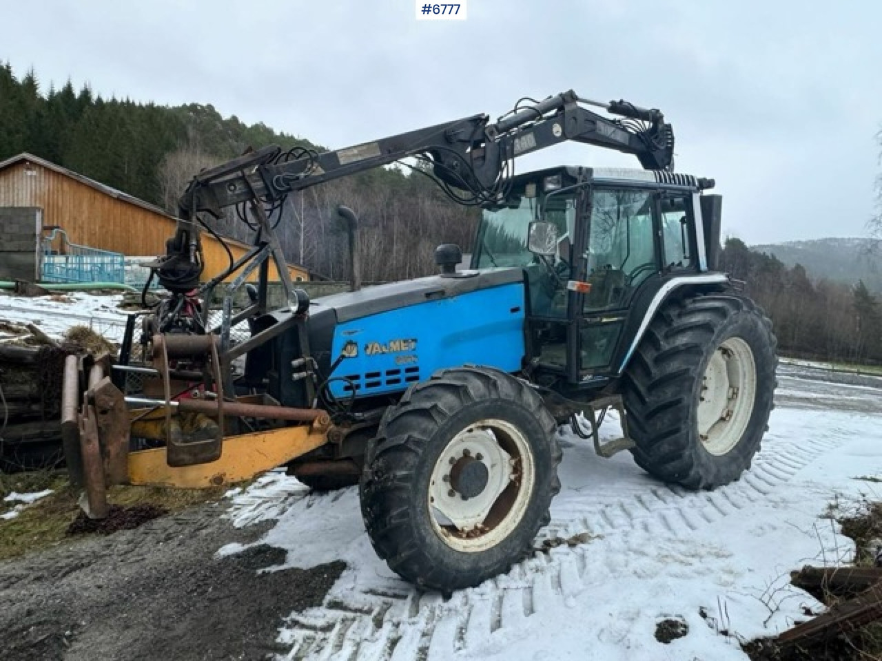 1993 Valmet 8100 with Hiab FMV crane and log trailer - جرار: صورة 1 1993 Valmet 8100 with Hiab FMV crane and log trailer - جرار: صورة 1