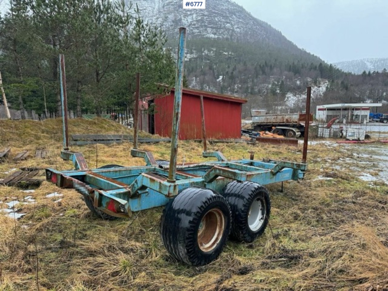 جرار 1993 Valmet 8100 with Hiab FMV crane and log trailer: صورة 18