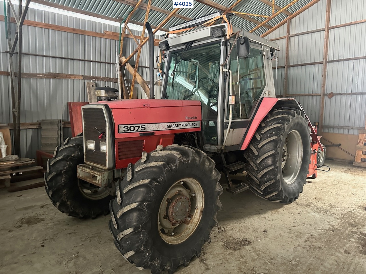 1994 Massey Ferguson 3075 4x4 tractor. WATCH VIDEO. - جرار: صورة 1 1994 Massey Ferguson 3075 4x4 tractor. WATCH VIDEO. - جرار: صورة 1