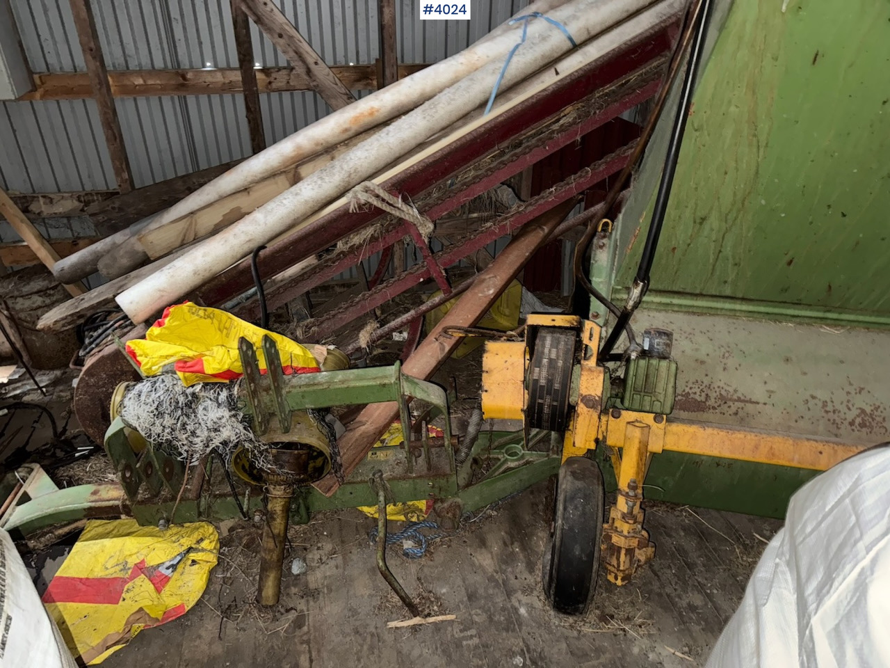 1994 Serigstad 35 harvester with tractor part - معدات تيبيس التبن: صورة 2 1994 Serigstad 35 harvester with tractor part - معدات تيبيس التبن: صورة 2