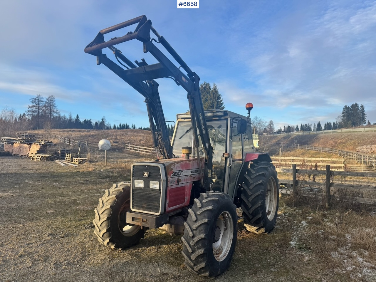 1995 Massey Ferguson 390T w/ Front Loader. - جرار: صورة 1 1995 Massey Ferguson 390T w/ Front Loader. - جرار: صورة 1
