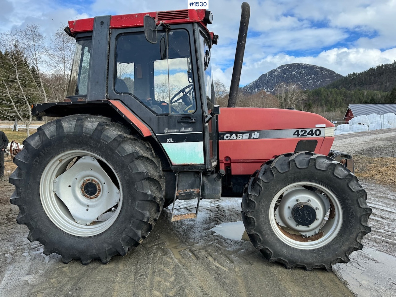 1996 Case CASE IH 4240 XL - جرار: صورة 2 1996 Case CASE IH 4240 XL - جرار: صورة 2