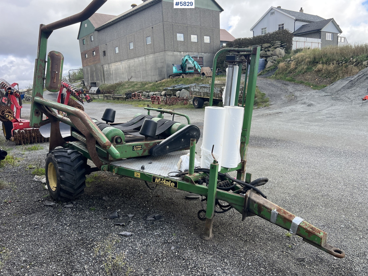 1996 Mchale 991B round bale wrapper - معدات تيبيس التبن: صورة 1 1996 Mchale 991B round bale wrapper - معدات تيبيس التبن: صورة 1