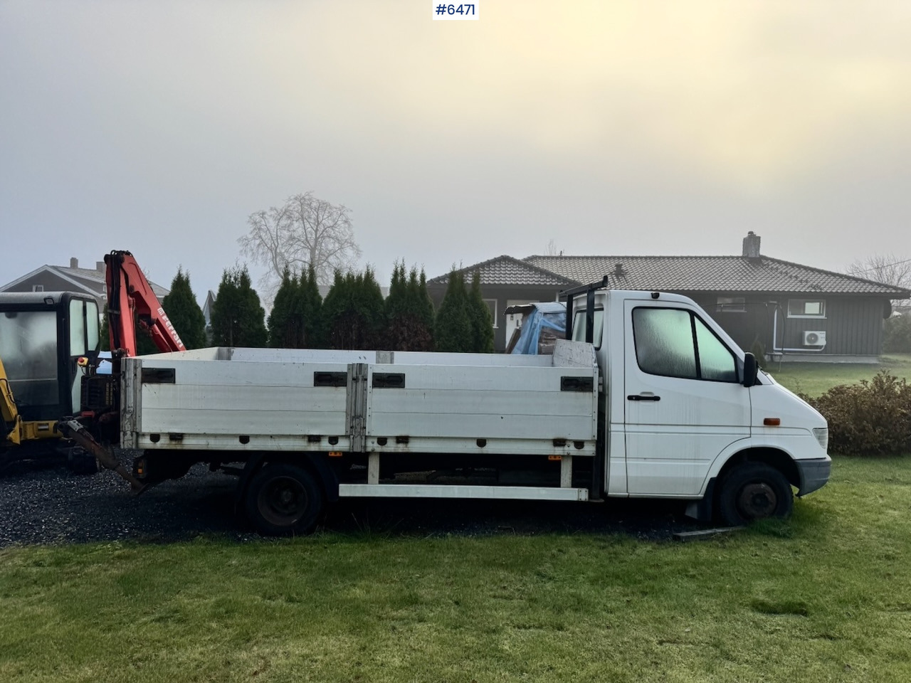1996 Mercedes 412D Flatbed truck w/ Rear-mounted crane. - شاحنة مفتوحة: صورة 4 1996 Mercedes 412D Flatbed truck w/ Rear-mounted crane. - شاحنة مفتوحة: صورة 4