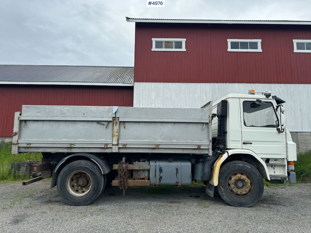 1996 Scania P93 4x2 tipper truck - شاحنة قلاب: صورة 1 1996 Scania P93 4x2 tipper truck - شاحنة قلاب: صورة 1