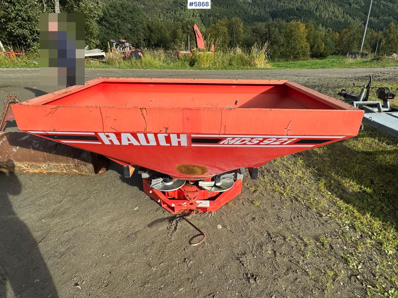 1997 Rauch MDS 921 Fertilizer spreader, partial repair project - آلة رش السماد: صورة 1 1997 Rauch MDS 921 Fertilizer spreader, partial repair project - آلة رش السماد: صورة 1